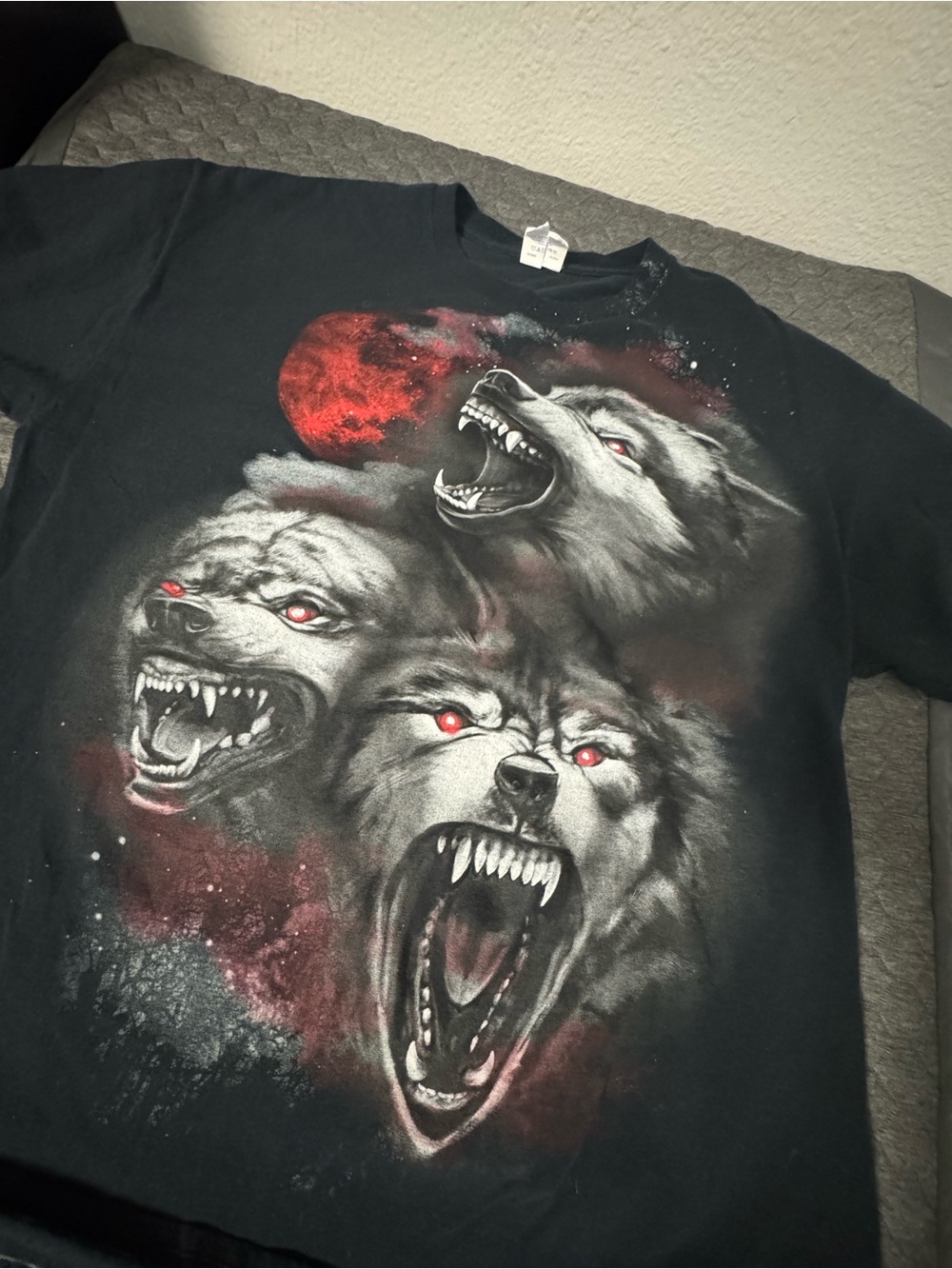 Vintage Wolf Head T Shirt XL Gildan Heavy Cotton Wolf Moon Graphic Tee